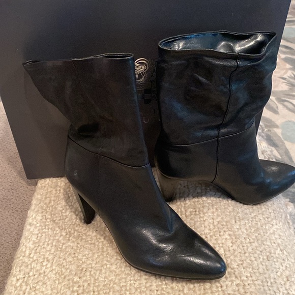 Vince Camuto ankle boots - Picture 3 of 5